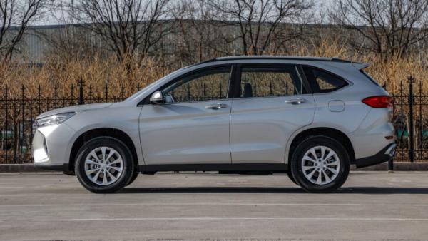 Кроссовер Haval M6 в ноябре подешевел на 100 тыс. руб.